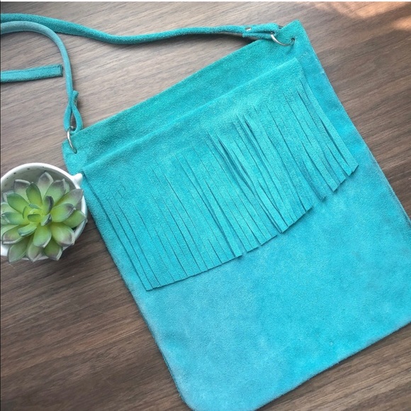 Vintage Handbags - Vintage Handwoven Bag w/ Fringe